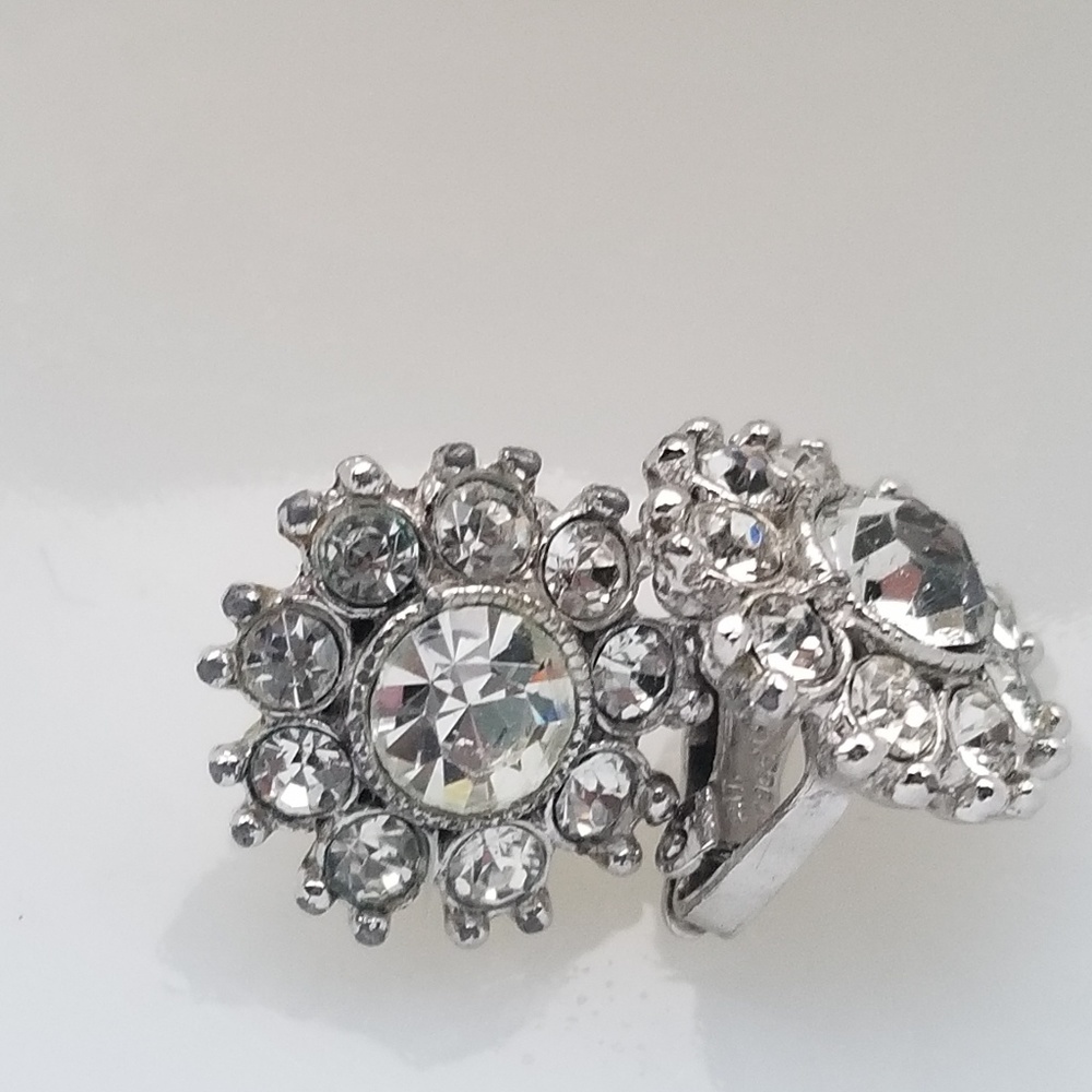 TRUE VINTAGE RHINESTONE EARRINGS